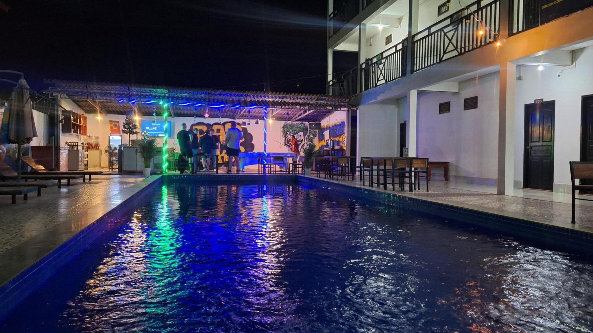 Vang Vieng Backpackers Hostel Exterior foto